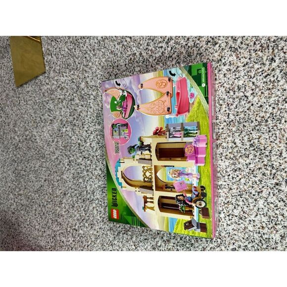 LEGO Wicked Glinda Elphaba Nessarose Shiz University Set 75681 7+ - Picture 2 of 5